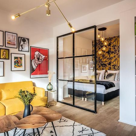 Mini Loft 1 Bedroom 2 Steps From Av Louise Brussels Exterior photo