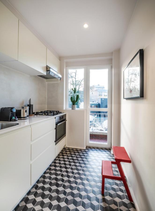 Mini Loft 1 Bedroom 2 Steps From Av Louise Brussels Exterior photo